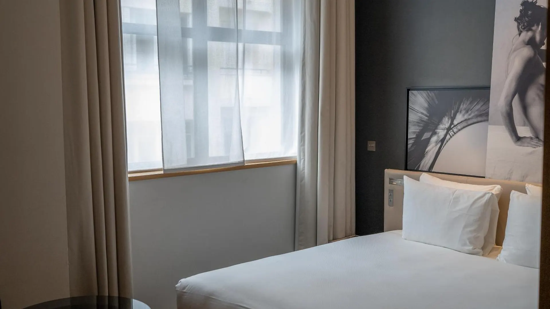 Le Cinq Codet Hotel 5*