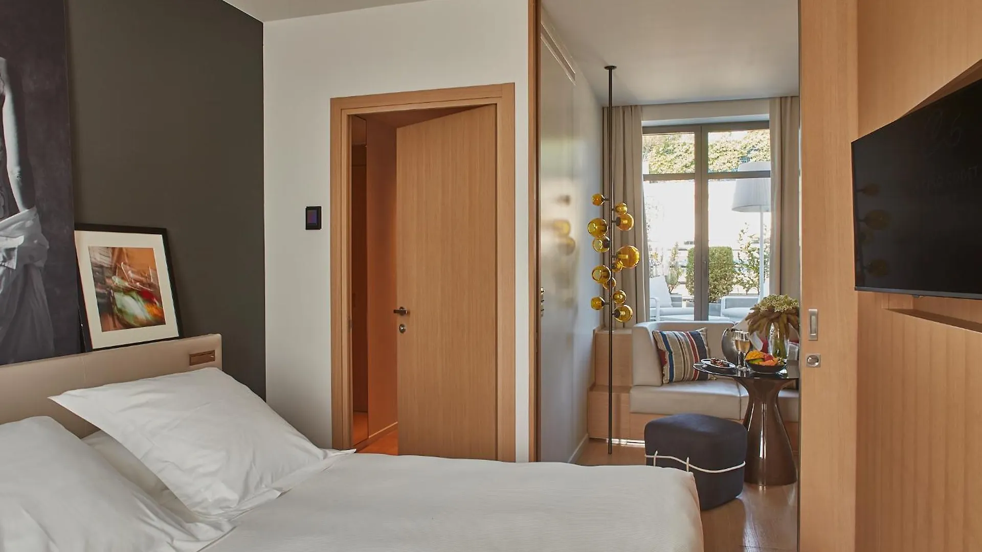 Le Cinq Codet Hotel